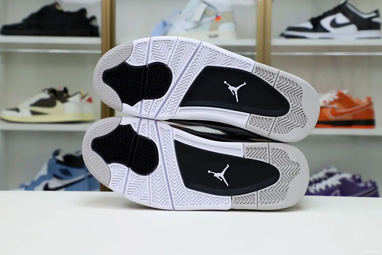 4 Kimikick JORDAN MILITARY BLACK AIR 0716